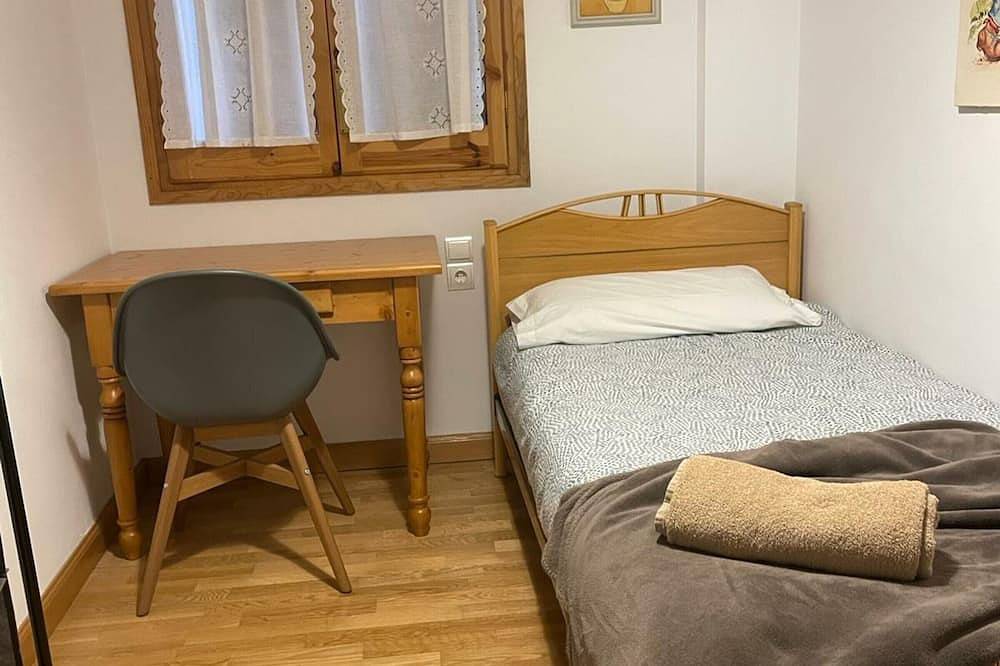 Appartement entier, Appartement 3 chambres à Jaca avec piscine estivale et garage inclus in Jaca, Pyrénées espagnoles