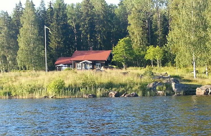 Hus för 5 Personer, med Trädgård samt Bastu och Sjöutsikt i Västmanland