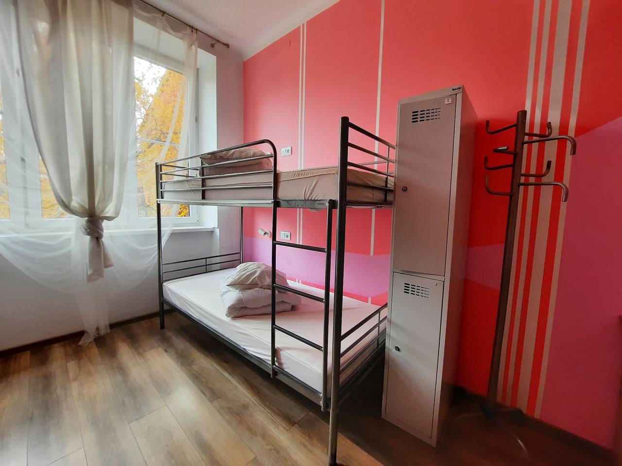 Bed in 6-Bed Female Dormitory Room, Old Town in Cracovia, Piccola Polonia