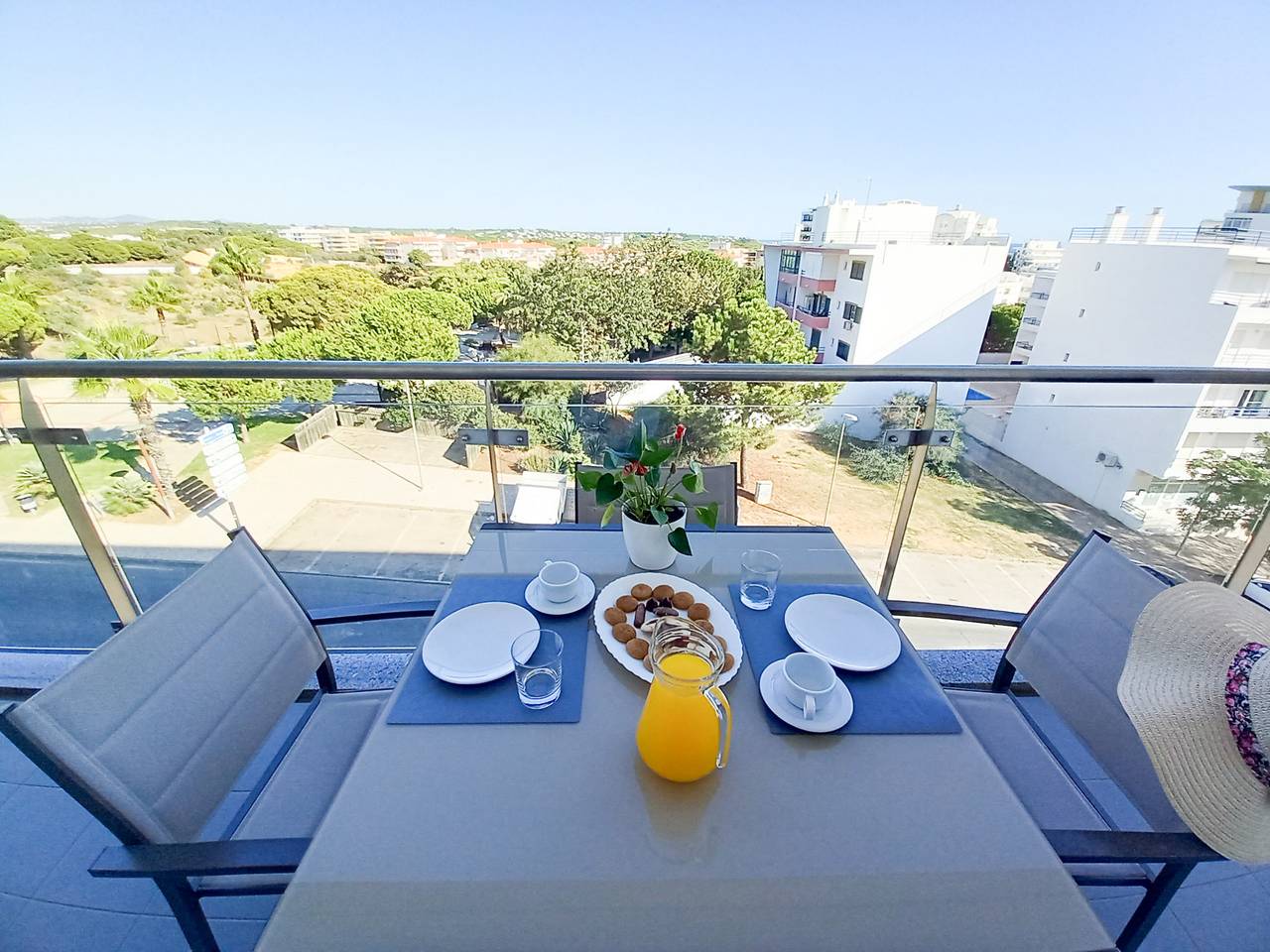 Apartamento De Férias para 3 Pessoas em Quarteira, Distrito de Faro