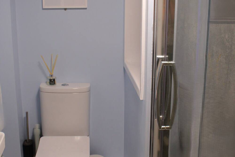 Traditional 2 bed 18th Century Cosy Welsh Cottage. Pet Friendly! in Brecon, Brecon Beacons
