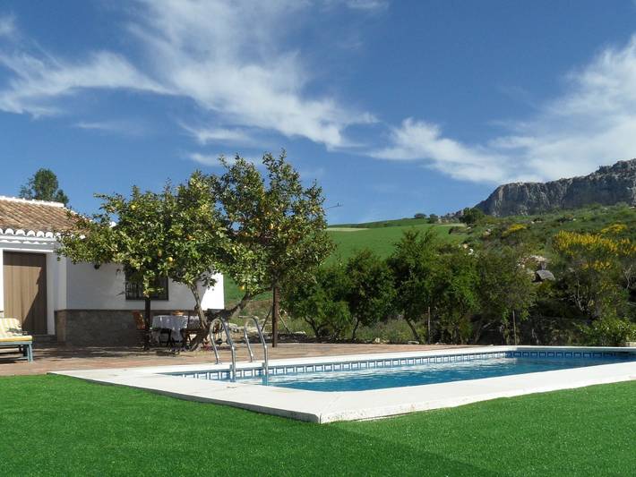 Cottage for 4 people, with pool and terrace, with pets - 1