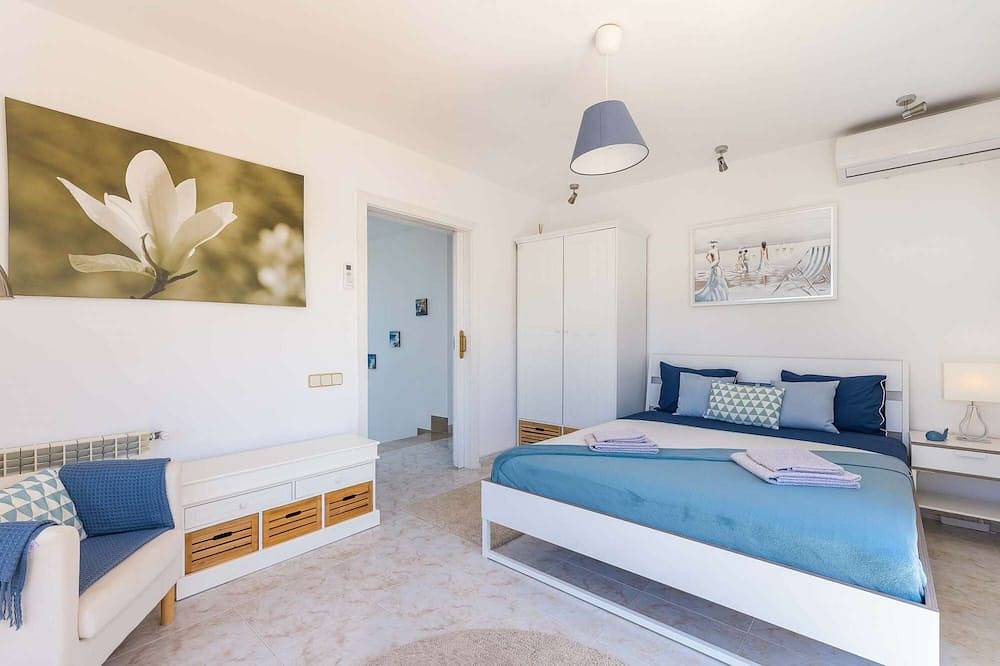 Fantástica casa para 6 personas con vistas panorámicas a la bahía de Palma in Badia Blava, Lluchmayor