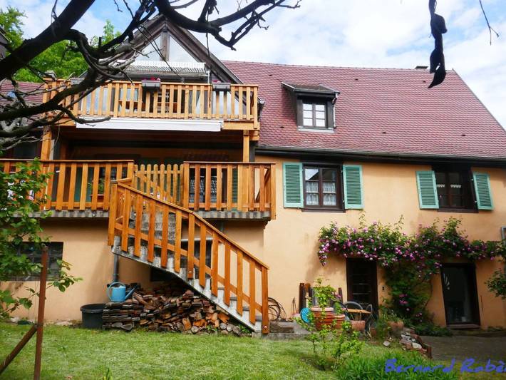 Location de vacances pour 4 personnes, avec terrasse et jardin à Ammerschwihr