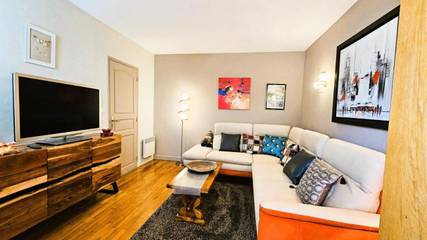 Gîte pour 10 personnes, avec piscine à Monceaux-sur-Dordogne