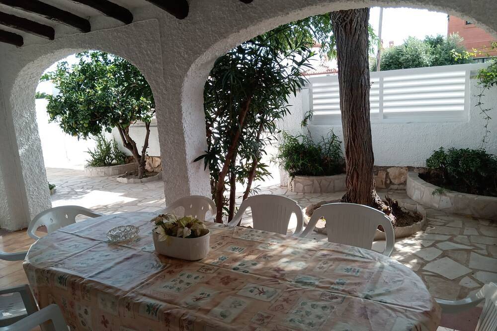 Nice and relax Mediterranean villa with free wifi in Montroig, Costa Dorada