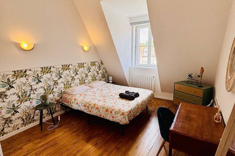 Entire apartment, Xxxxxxxxxxxxxxxxxxxxxxxxxxxxxxxxxxxxxxxxxxxxx in Gien, Montargis region