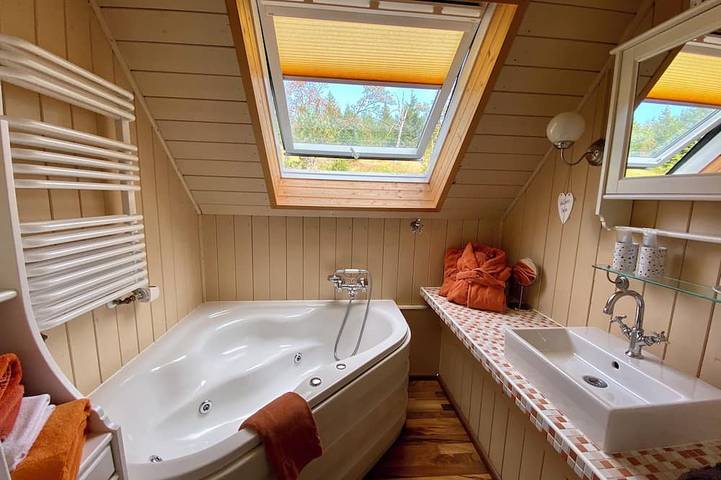 Ferienhaus für 4 Personen, mit Terrasse und Whirlpool sowie Garten im Erzgebirge - 4