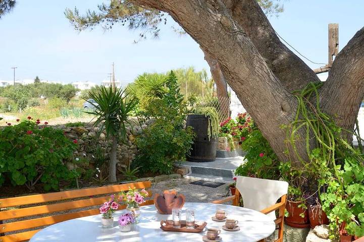 Apartment for 2 people in Milos