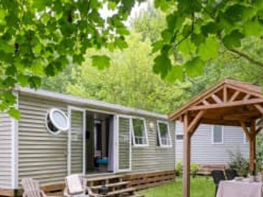 Camping Sandaya Les Rivages - Mobile home 6 persons - Cottage Coquelicot 6p 3ch 1sdb *** in Millau, Parc naturel régional des Grands Causses