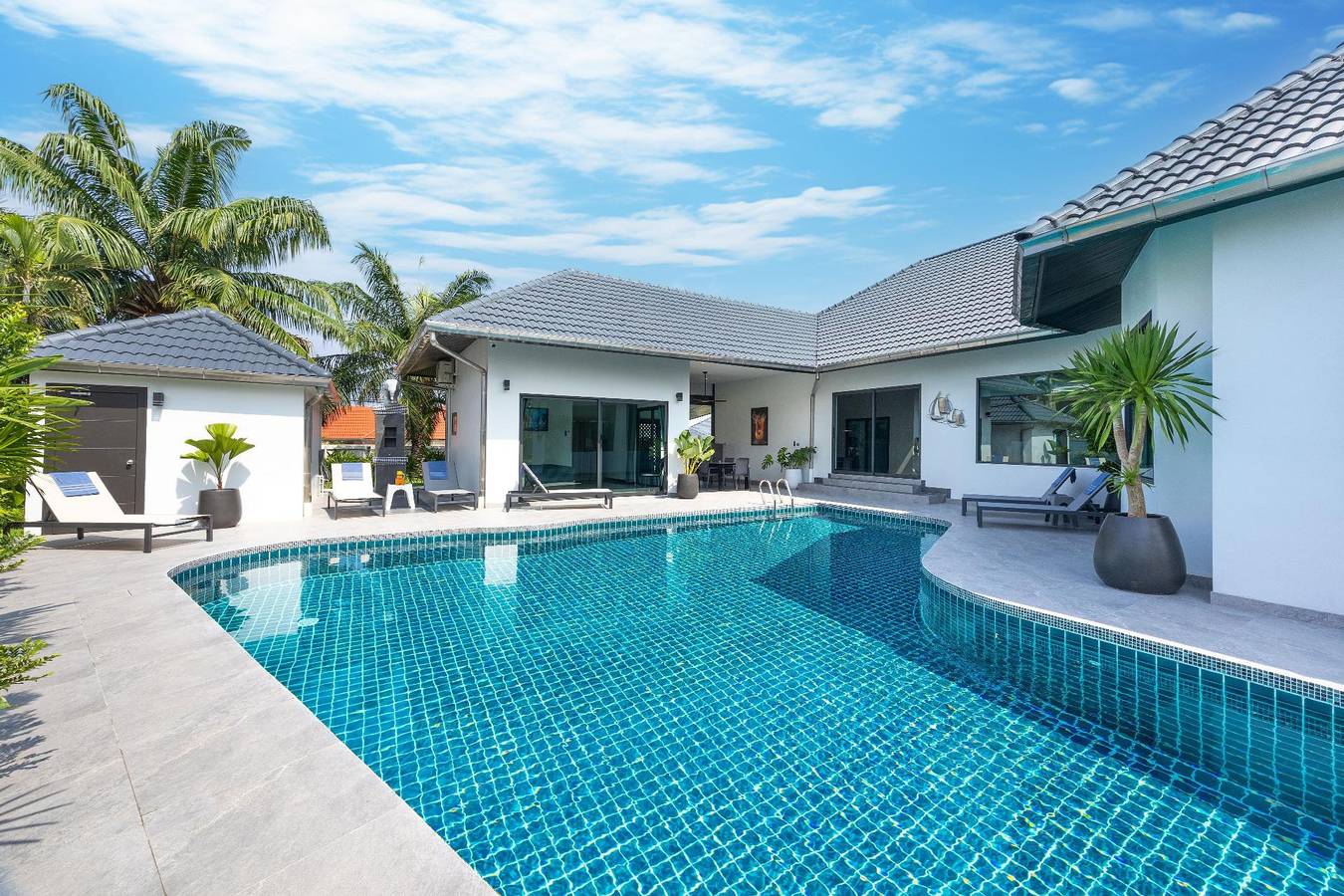 Villa Waree Minuten vom Meer und Strand entfernt in Pattaya, Chon Buri