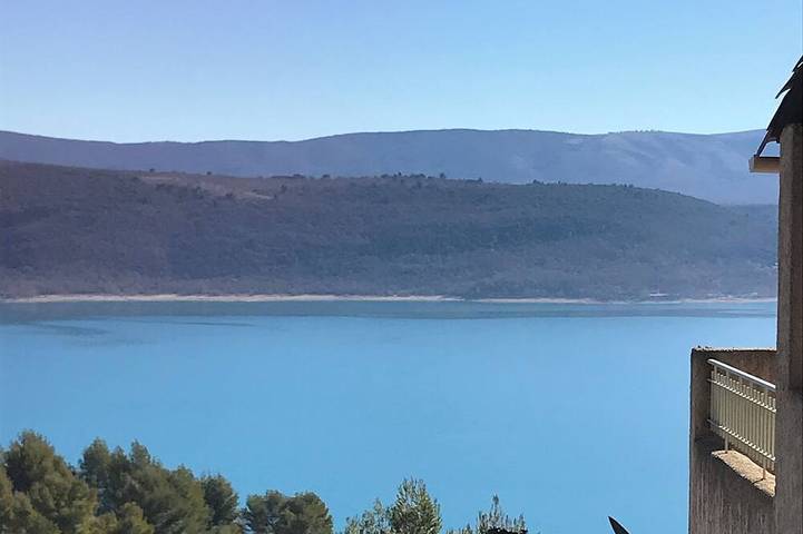 Location de vacances pour 4 personnes, avec Terrasse et Jardin à Sainte-Croix-du-Verdon