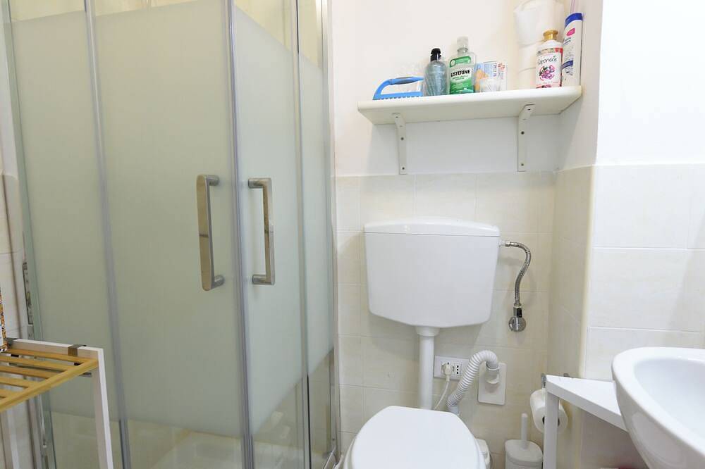 Ganze Wohnung, Apartment for 8 persons 3 Bedrooms, 2 Bathrooms Kitchen + Lavastaviglia in Terrasini, Palermo Provinz