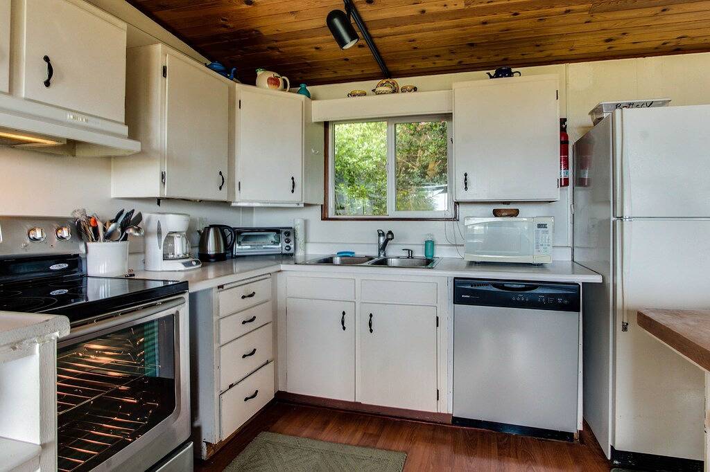 Hundefreundliche Strandhütte in den Bäumen mit traumhafter Aussicht in Lane County