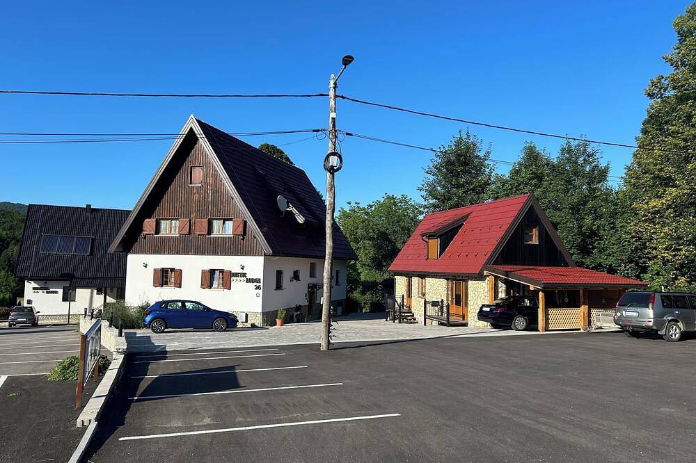 Ganze Wohnung, Charming 1-bedroom apartment with Wifi, Ac in serene Jezerce in Smoljanac, Plitvicer Seen