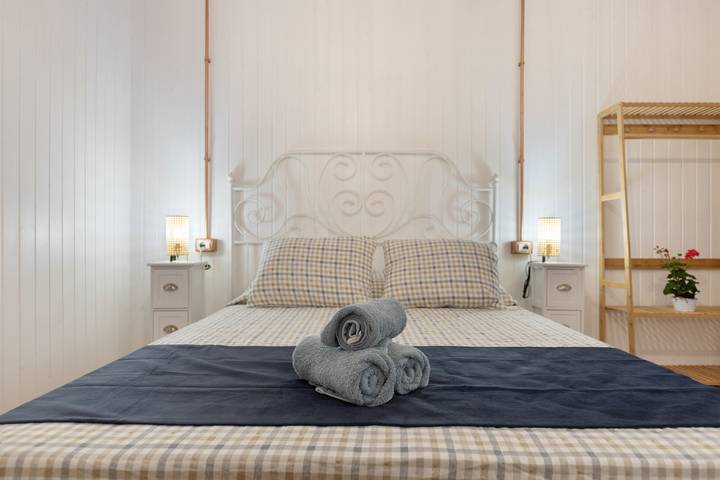 Vacation Home 'Las Sales Estudio Cosy' with Wi-Fi in Santa María de Guía de Gran Canaria, North Gran Canaria