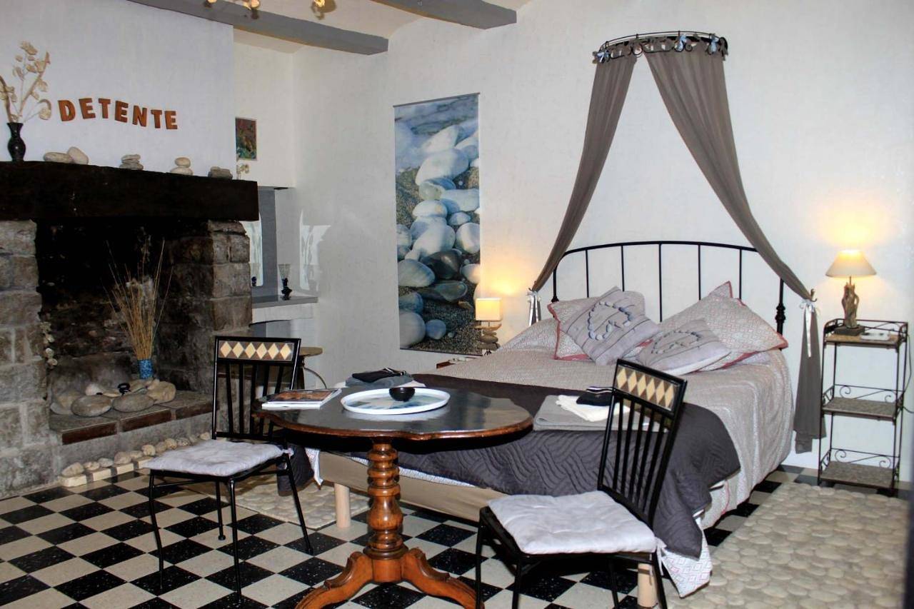 Double Room with Private Bathroom in Saint-Alban-Auriolles, Ardèche