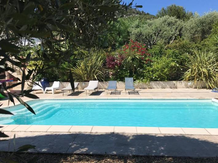 Maison d’hôte pour 3 personnes, avec piscine et terrasse ainsi que vue et jardin