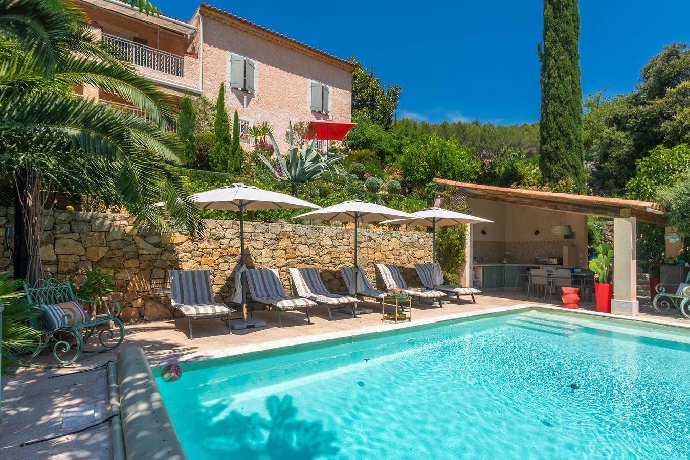 Ganze Wohnung, „Les Hauts De Taradeau“: Bergblick und traumhafter privater Pool in Taradeau, Draguignan Region