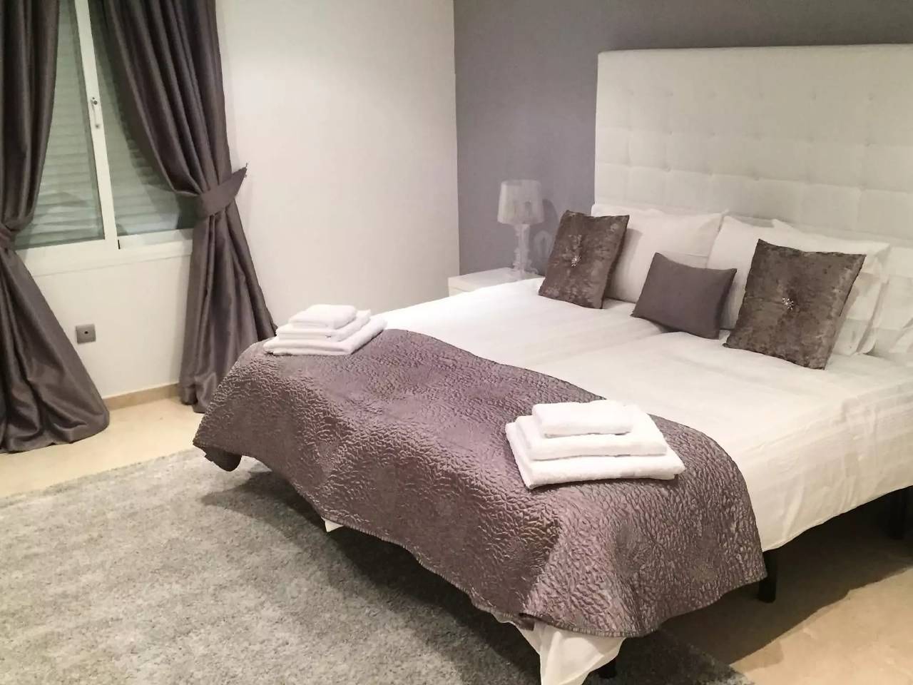 Huis 16 Personen in Marbella Oost, Marbella
