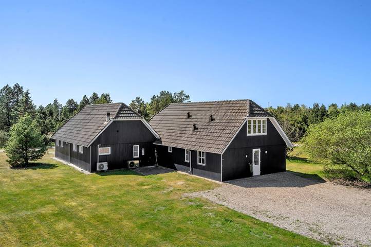 Ferienhaus für 12 Personen, mit Terrasse und Whirlpool sowie Garten und Sauna auf Rømø