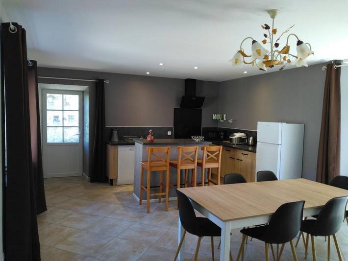 Location de vacances pour 6 personnes, avec jardin ainsi que vue et piscine à Ardoix - 4