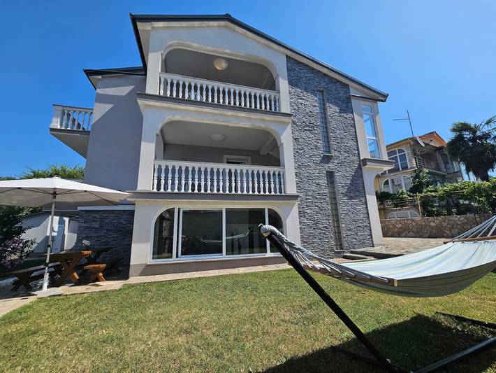 Ganze Wohnung, Two bedroom apartment with terrace Barušići, Krk A-23673-a in Malinska-Dubašnica, Krk