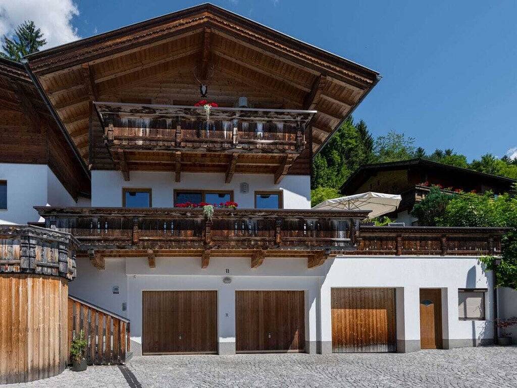 Huisje in Vomp met zwembad in Vomp, Bezirk Schwaz