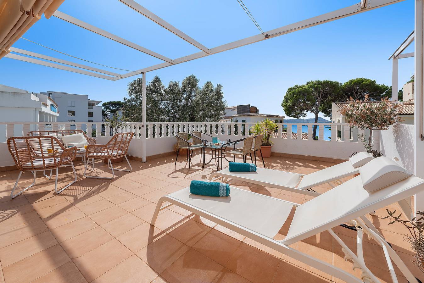 Entire apartment, Apt Faro pinewalk sea view in Port de Pollença, Pollença