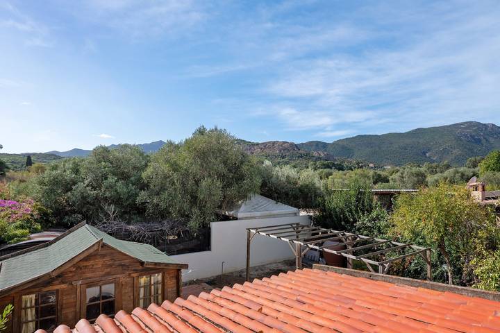 Bed and breakfast 'Casa Misè - Salvia Double Room' with Wi-Fi and air conditioning in Poggio dei Pini, Capoterra