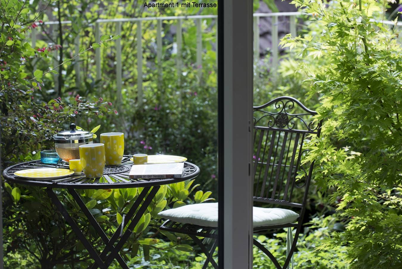 Ganzes Studio, Studio '1, 30qm' mit Privatterrasse, Wi-Fi und Klimaanlage in Freiburg, Südschwarzwald