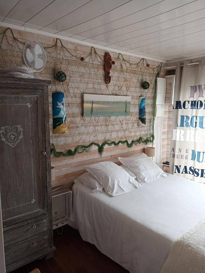 Maison d’hôte pour 2 personnes, avec terrasse et piscine