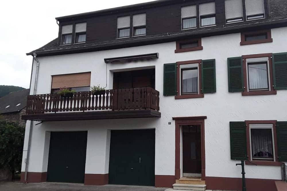 Small Moselle house in Piesport, Bernkastel-Kues en Omgeving