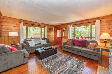 Vacation House for 8 Guests in Deep Creek Lake, Garrett County, Picture 2