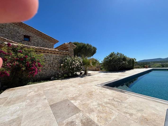 Location de vacances pour 8 personnes, avec vue ainsi que piscine et jardin, animaux acceptés à Larnas - 2