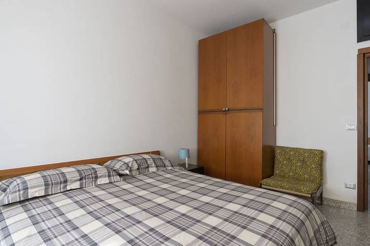 Appartement entier, Confortable appartement pour 6 personnes avec climatisation, WIFI, TV, terrasse et animaux admis in Guardia di Finanza, Andora