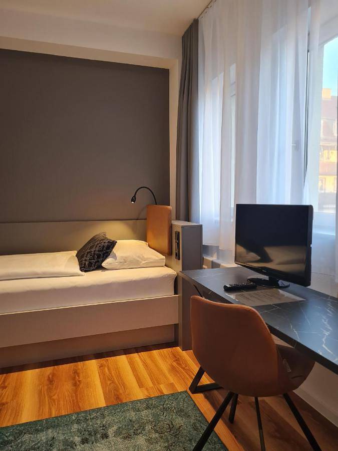Hôtel pour 3 personnes, avec Terrasse à Stuttgart - 3