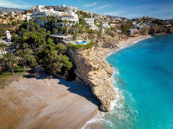 Hôtel pour 2 personnes, avec jacuzzi et jardin ainsi que piscine et sauna