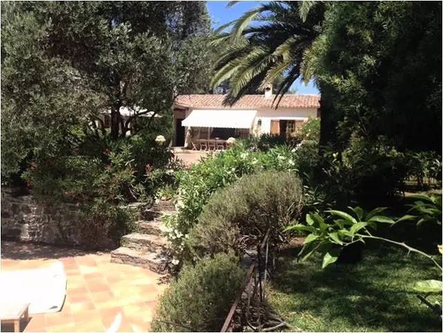 Location de vacances pour 14 personnes, avec vue dans Porquerolles - 2