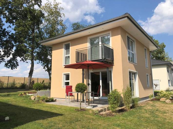 Ferienhaus für 6 Personen, mit Balkon und Terrasse sowie Garten und Seeblick im Weimarer Land