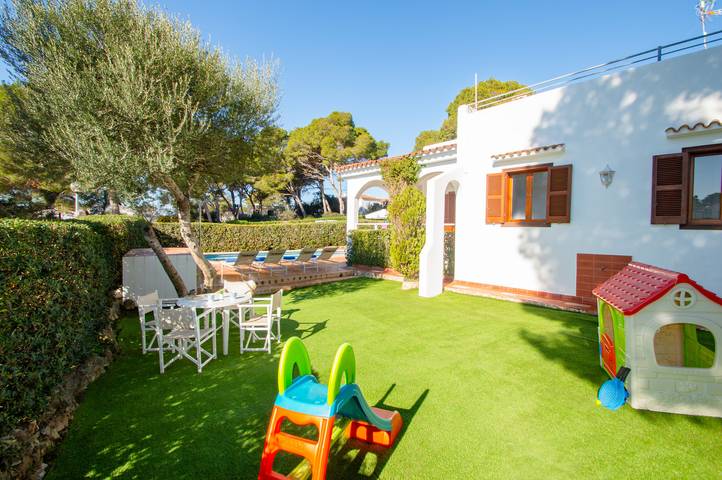Chalet para 9 personas, con jardín y balcón, Familias con niños en Menorca - 3