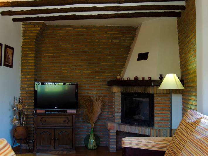 Casa rural para 6 personas, con jardín además de piscina y terraza, Se admiten mascotas en Válor - 3