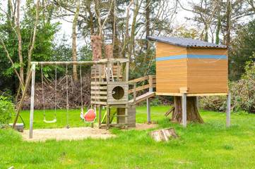 Gîte pour 3 personnes, avec jardin à Cast
