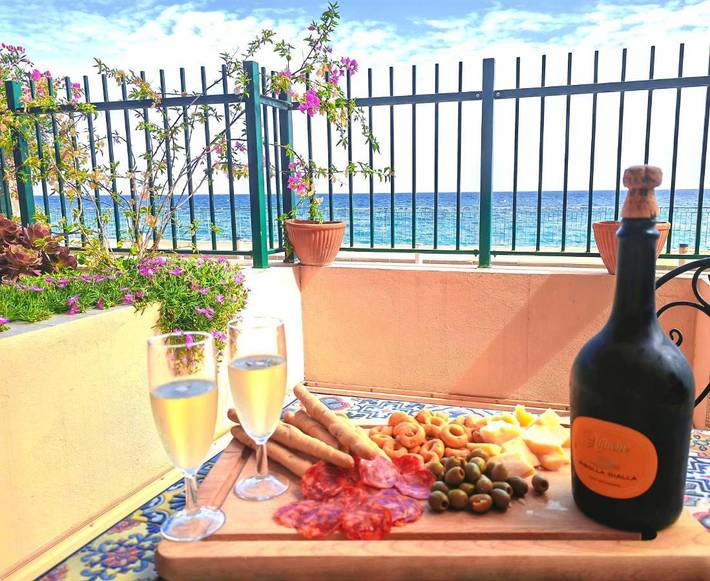 Gîte pour 2 personnes, avec terrasse et vue, animaux acceptés à Gorbio - 2