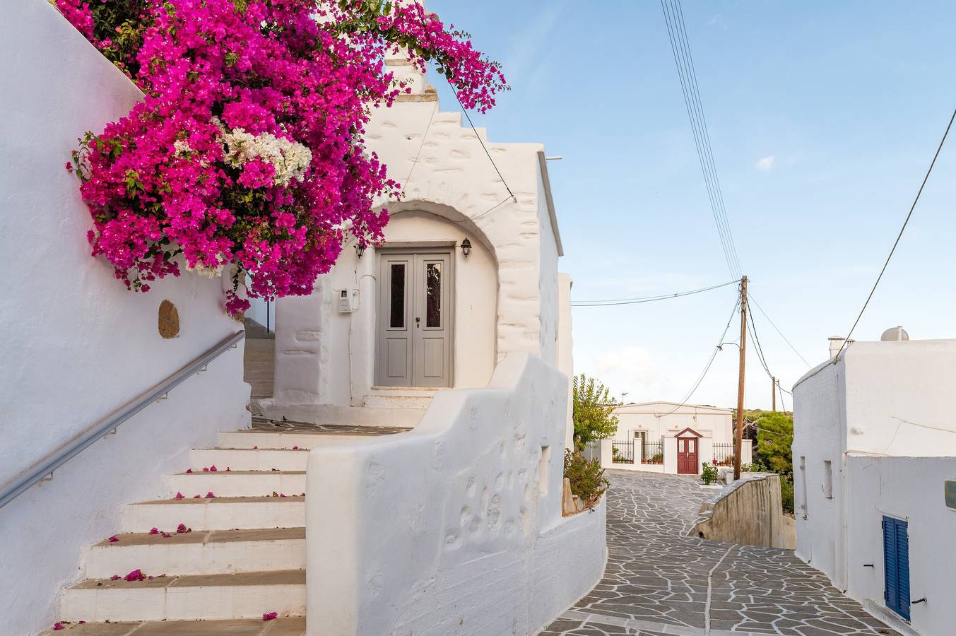 Entire studio, Studio Apartment "Lithos" with Private Terrace & Wi-Fi in Kostos, Paros