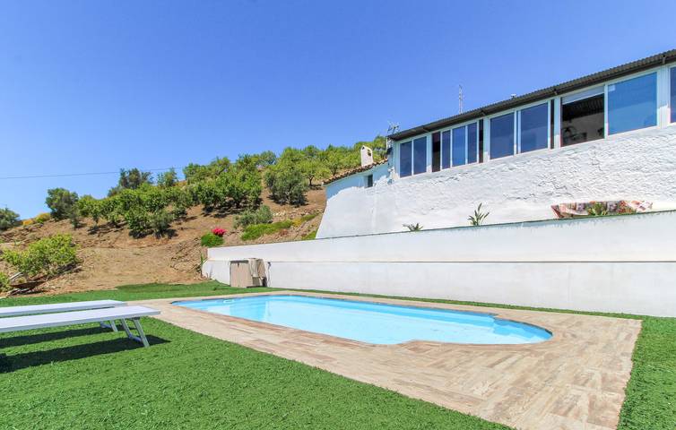 Apartamento con vistas al mar, piscina, aparcamiento y aire acondicionado - 2 km de Daimalos Vados in Canillas de Albaida, Provincia de Málaga