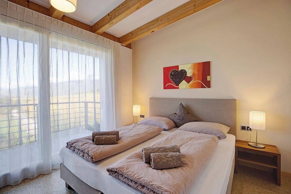 Ganze Wohnung, Ferienwohnung \"Kronsun - Kraft\" mit Bergblick, Balkon & Garten in Percha, Kronplatz