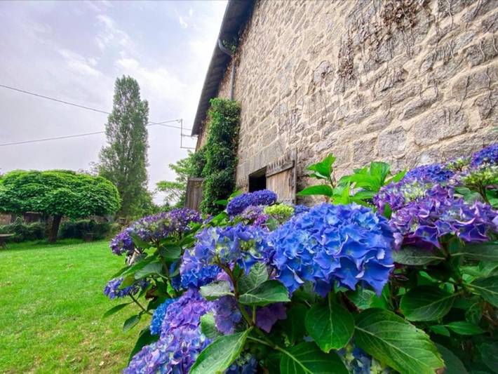 Location de vacances pour 3 personnes, avec jardin ainsi que vue et terrasse à Saint-Dizier-Leyrenne - 4