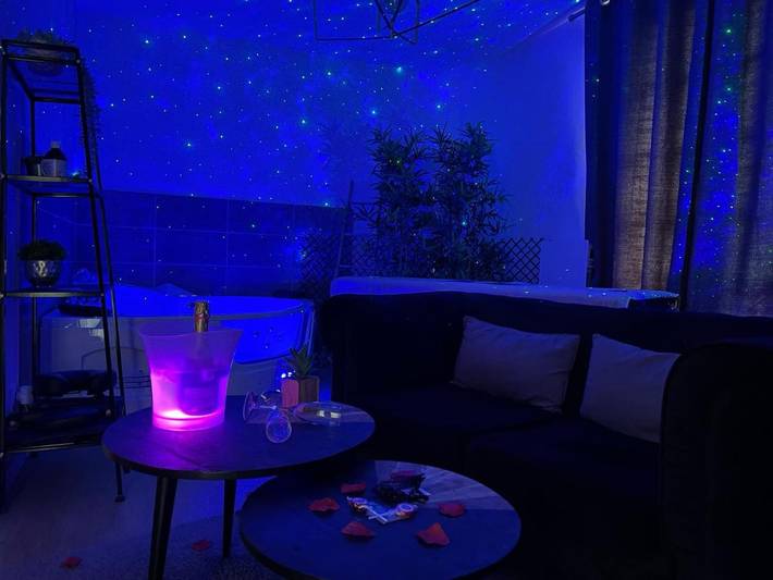 Location de vacances pour 2 personnes, avec Jacuzzi ainsi que Terrasse et Jardin à Bruz