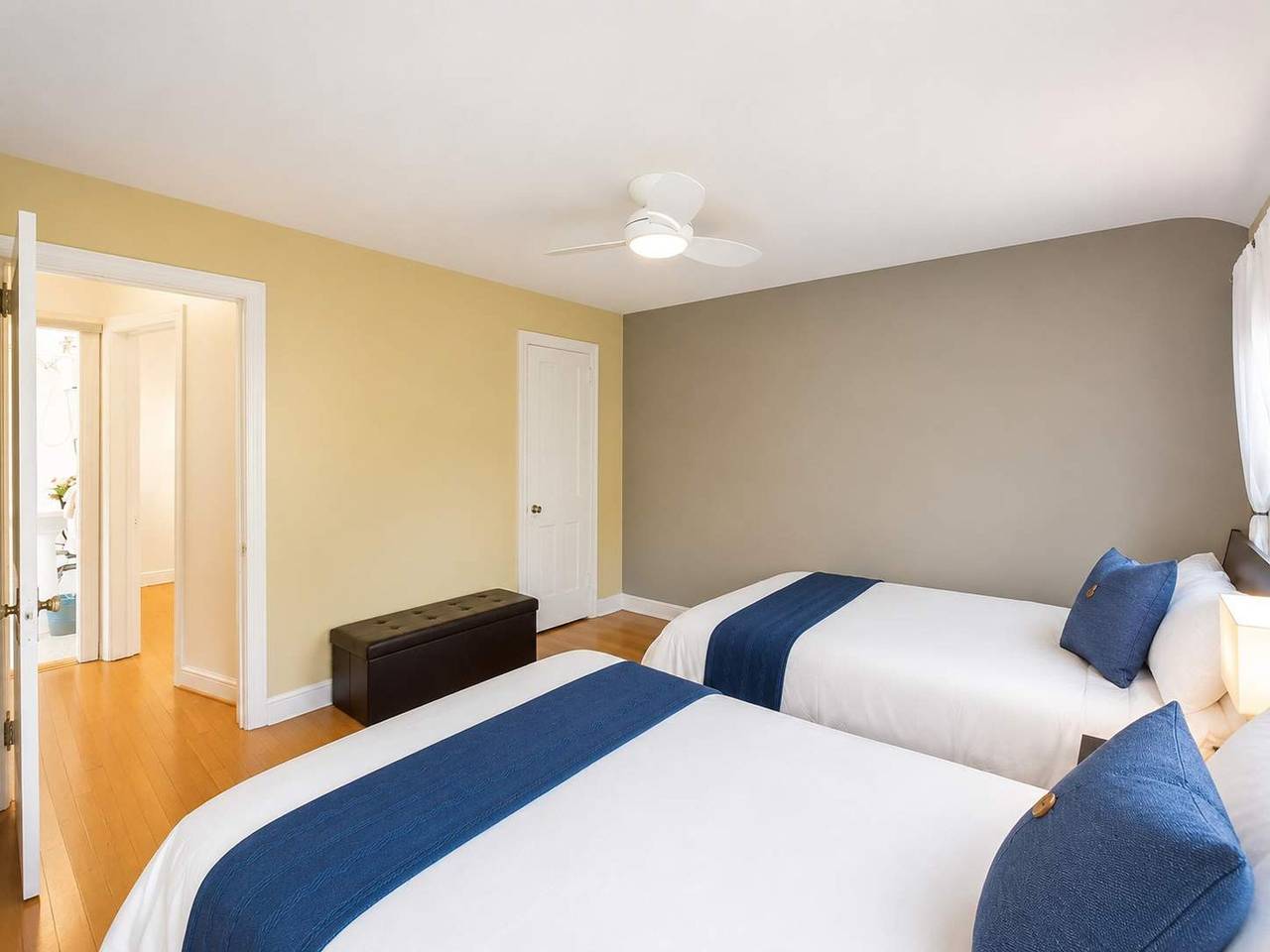 Apartamento entero, Beautiful 3Br 2Ba Colonial House   by Cozysuites in Alexandria (Virginia), Alexandria City